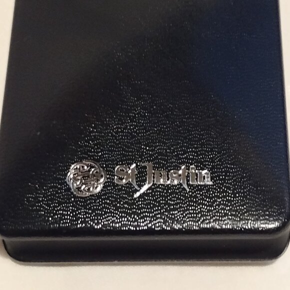 🎬 Vintage Round Pewter Brooch - Picture 7 of 7